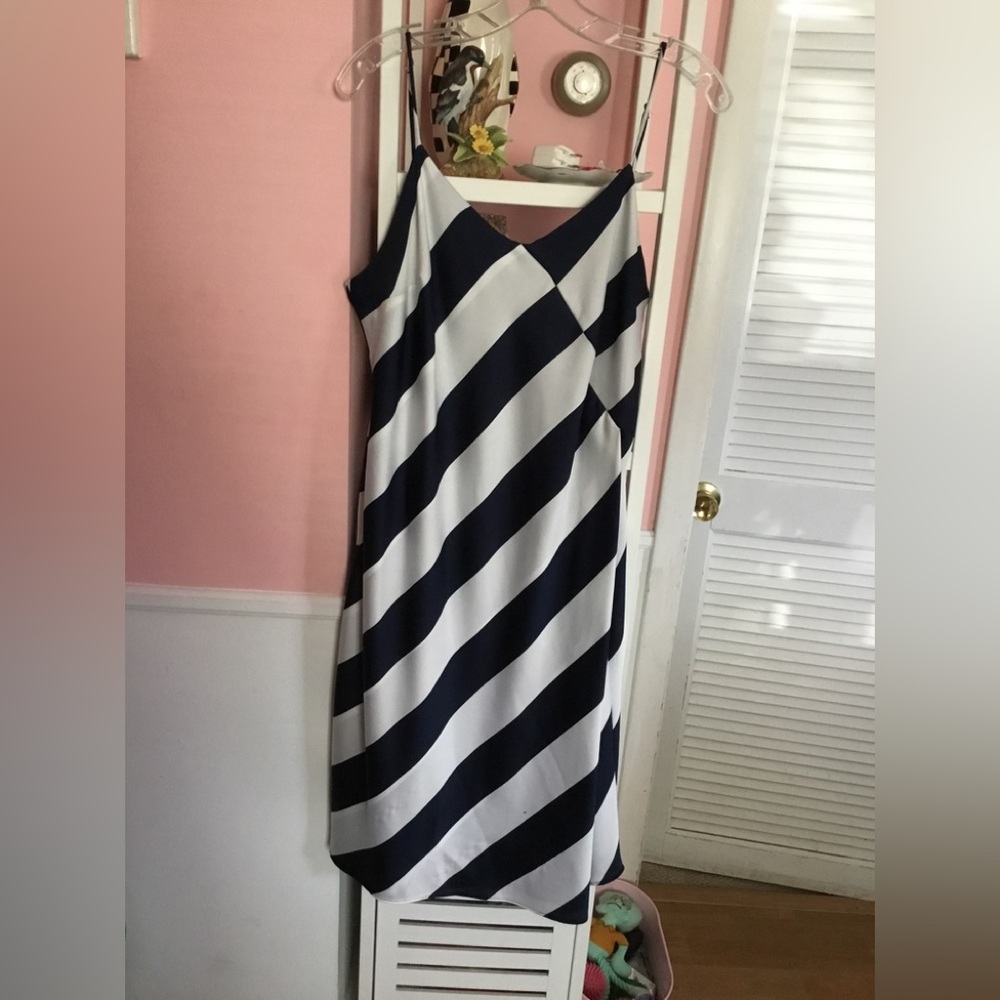 Banana Republic Size 14 navy and white dress EUC